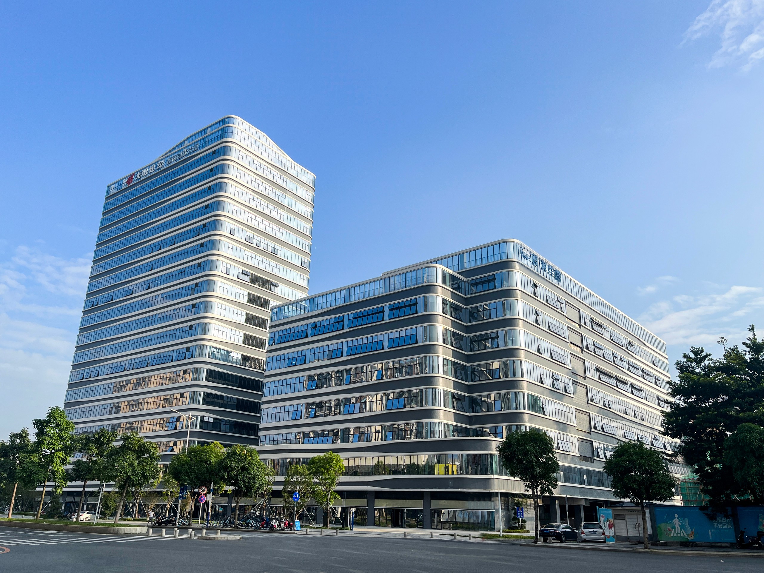 聚焦太阳成tyc7111cc：低空经济及新能源领域建设获地方政府深度关注与支持！